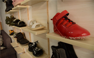 &ldquo;扶貧車間&rdquo;開(kāi)在家門口 百姓致富有奔頭